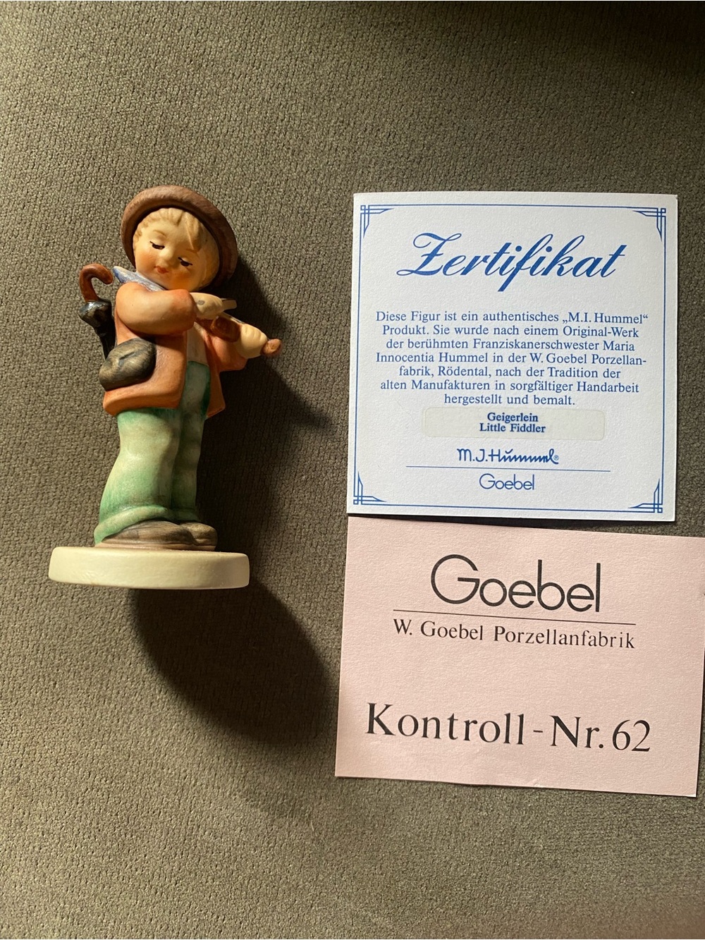 Goebel Hummel Little Fiddler Figurine 426 Geigerlein 3” MINT Box & Certificate